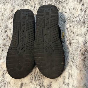 Boys Hey Dudes gold and black